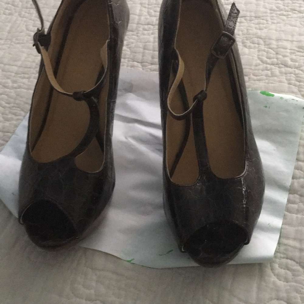 Shoes brown